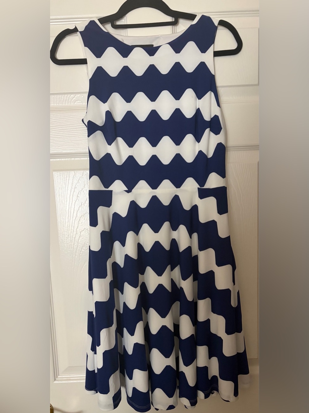 Maia Size 6 Navy Blue White Chevron Bow Back Fit & Flare Dress NWT